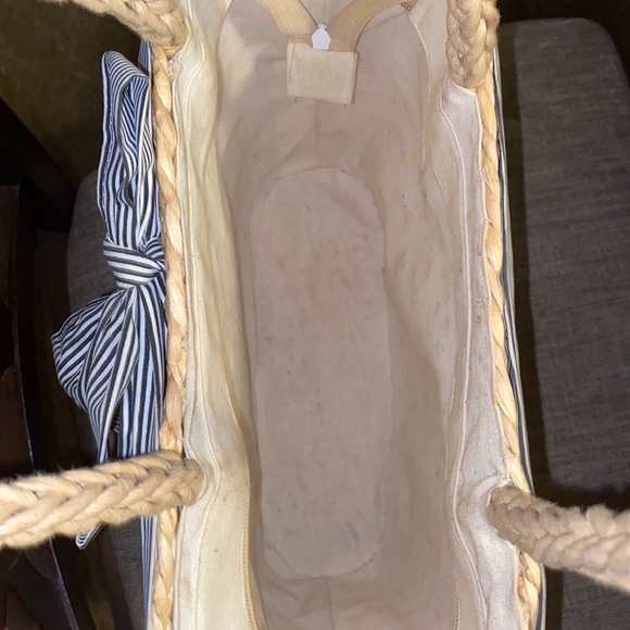 Adorable light tan straw purse with large striped bowPERFECT EASTER BAG - Picture 4 of 7